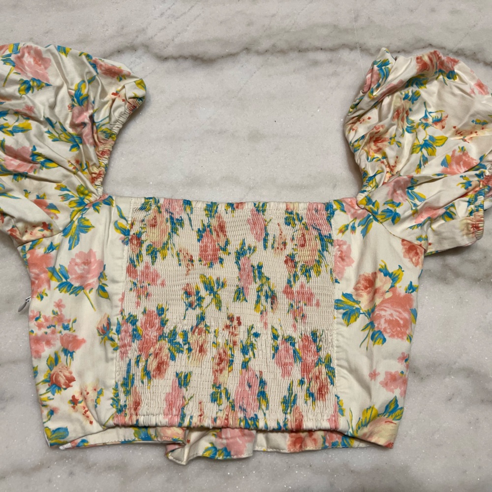 Floral Cropped Top - Picture 2 of 3
